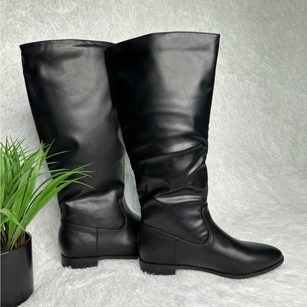 🎩NWT Flat Boots🎩